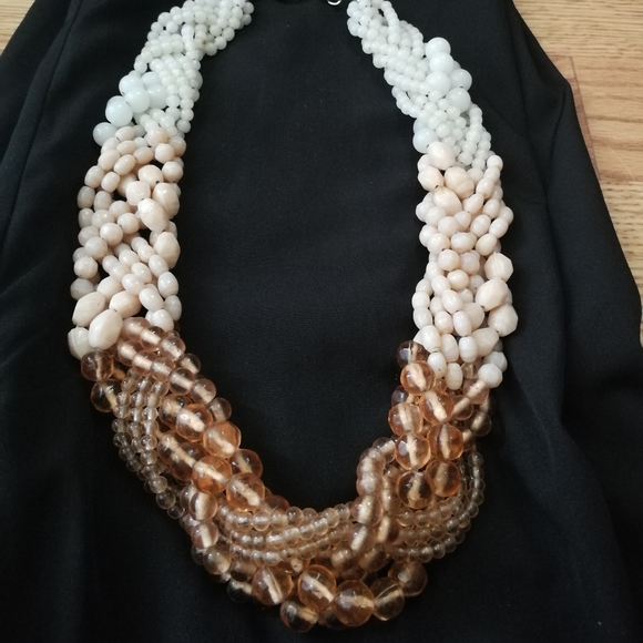 Pink ombre beaded necklace - Picture 3 of 4